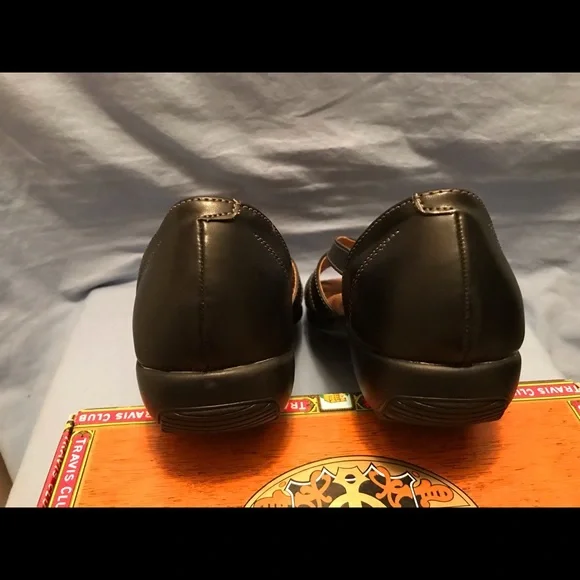 Thom McAn Black Sandals - Picture 7 of 8